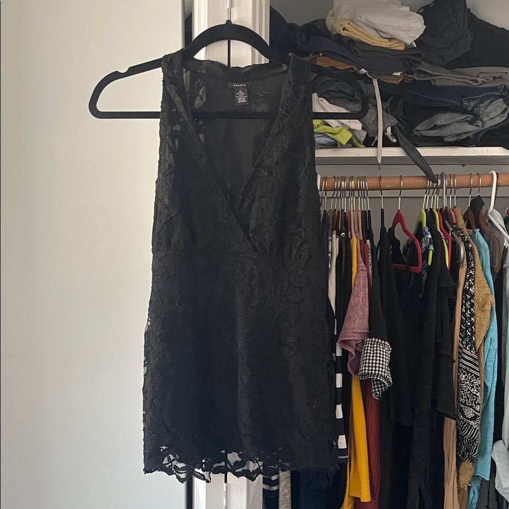 Chic Black Lace V-Neck Tank Top